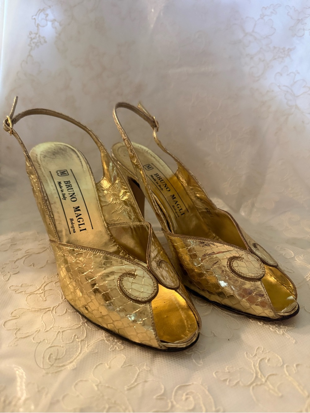 Bruno Magli Metallic Gold Slingback Peep-Toe Vintage Heels